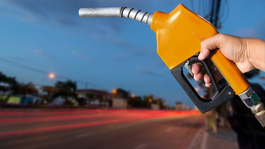 Scumpirile încep de luni! Prețul motorinei se majorează cu 34 de bani