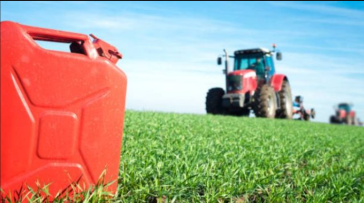 Crește prețul la carburanți! Guvernul anunță ajutor pentru transportatori și agricultori