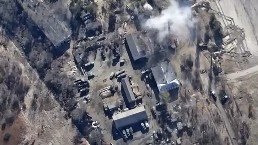 Drumul spre Kiev – „Autostrada Iadului” pentru ruși. Imagini cu blindate şi camioane ruse distruse de ucraineni