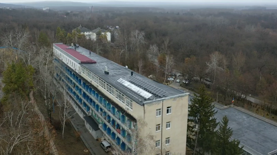 Pe acoperișul sanatoriului ,,Bucuria” din orașul Vadul lui Vodă s-a instalat un sistem fotovoltaic-termic
