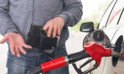 Șoferii rămân cu buzunarele goale: Motorina a ajuns să coste 21,51 lei. Cu cât s-a scumpit benzina