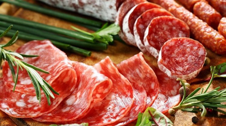 STUDIU iData// 90.2% din populația adultă din țară consumă carne sau mezeluri. Brandul preferat al moldovenilor
