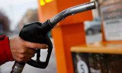 Motorina mai scumpă decât benzina. Cu cât au crescut prețurile la carburanți