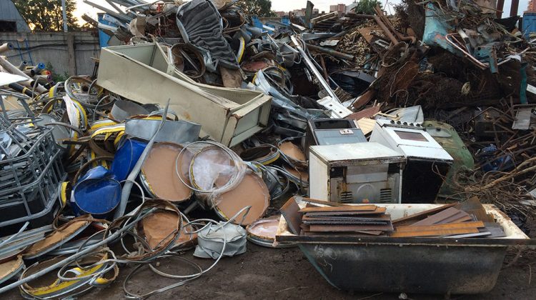 Colectorii de metale vor avea limită la achitarea în numerar. Care va fi plafonul?