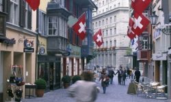 Elveţia îngheaţă active ruseşti în valoare de 5,75 miliarde de euro