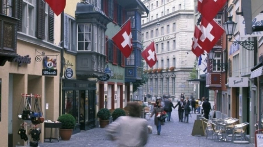 Elveţia îngheaţă active ruseşti în valoare de 5,75 miliarde de euro