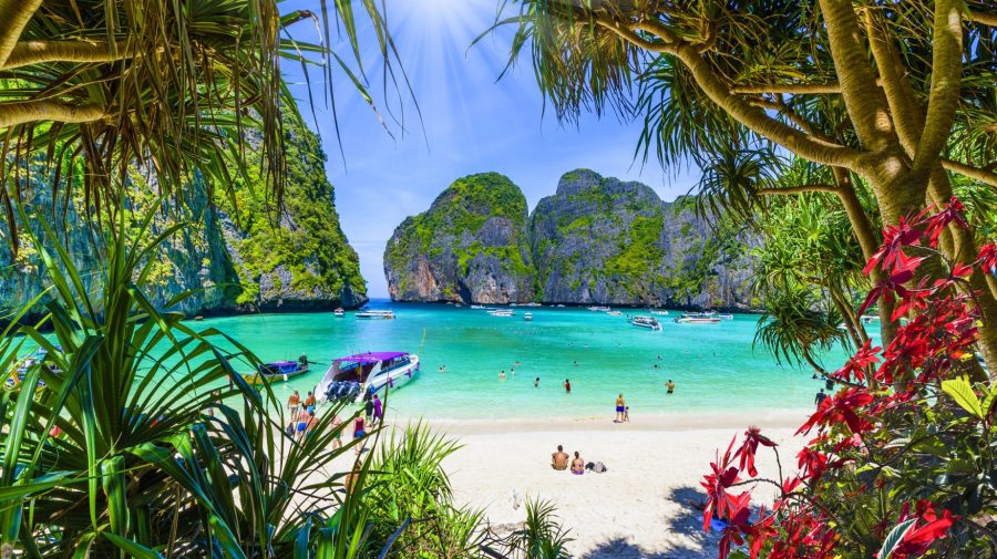 Thailanda propune miilor de turişti ruşi blocaţi pe teritoriul său să plătească în criptomonede