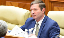 Râuri de lacrimi de la tribuna Parlamentului! Mudreac: Au fost constrânși primarii să depună declarații împotriva mea