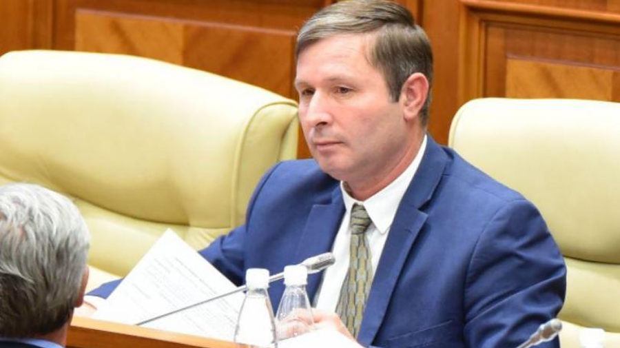 Râuri de lacrimi de la tribuna Parlamentului! Mudreac: Au fost constrânși primarii să depună declarații împotriva mea