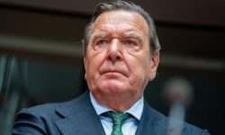Fostul cancelar Gerhard Schroeder spune că va demisiona dacă Putin întrerupe livrările de gaze către Germania