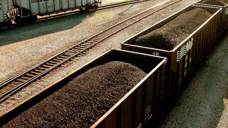 Aflată în faţa unei penurii fără precedent de cărbune, Polonia îşi deplânge dependenţa de Rusia