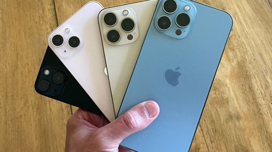 Apple a început luni să producă telefoane iPhone 13 în India