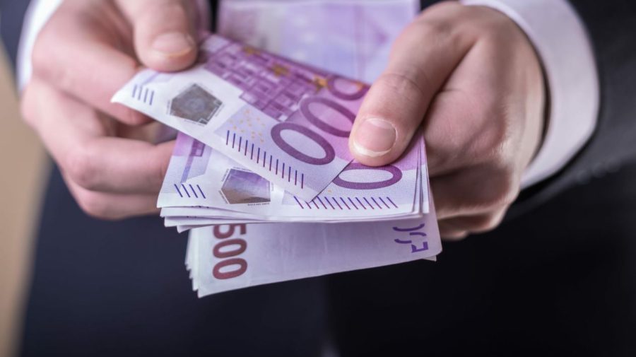 Cum să treci frontiera cu 10.000 de euro sau mai mult? Este mai simplu decât crezi