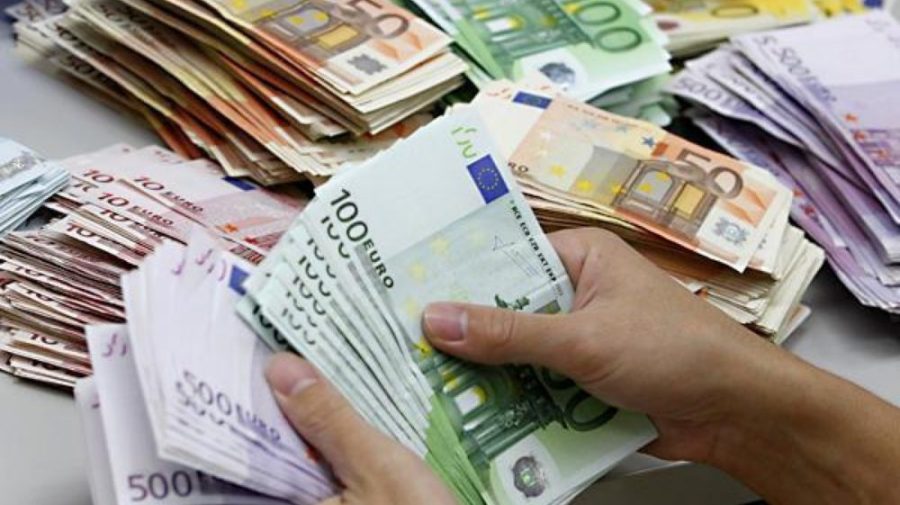 Euro rămâne valuta preferată a moldovenilor – peste 70% din totalul tranzacțiilor în numerar