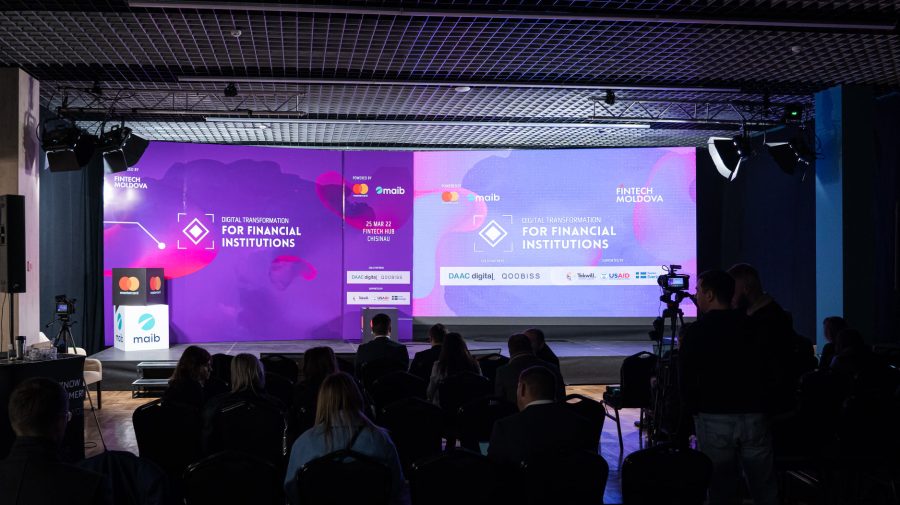 Digitalizarea este motorul de transformare a instituțiilor financiare! Ce practici trebuie să adopte băncile