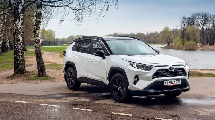 Compania auto care sfidează trendul: Cel mai mare producător investește într-o nouă generație de motoare cu combustie