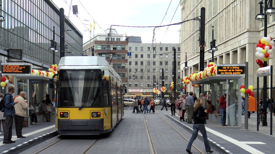 O țară europeană promovează călătoriile în transportul public. Poți călători cu doar 9 euro pe lună oriunde