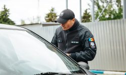 A ascuns un act românesc falsificat într-o cutie de ciocolate. Moldoveanul spera să se angajeze peste hotare