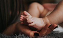 CNAS a finanțat îndemnizațiile pentru maternitate