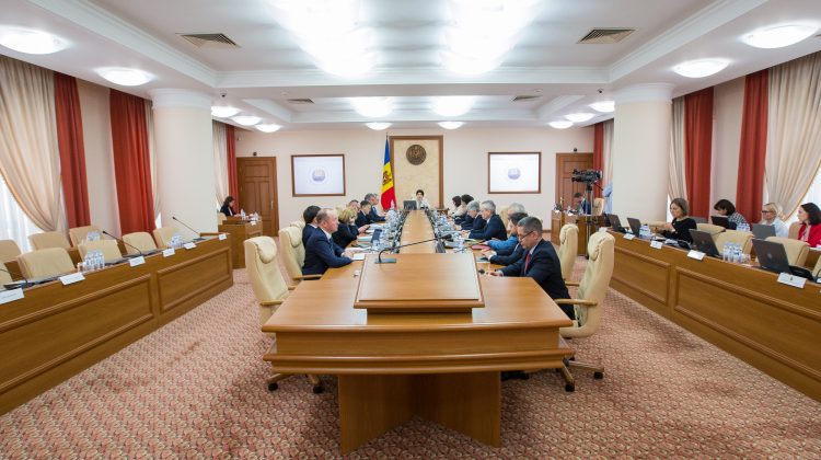 Nici un salariat din sectorul bugetar nu va avea leafă mai mică de 3500 de lei. Proiect de lege aprobat de Guvern