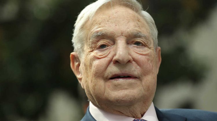 „Păpușarul din umbră”, din nou în vizorul lui Trump: Îl acuză pe Soros că alimentează străzile cu dolari pentru scandal