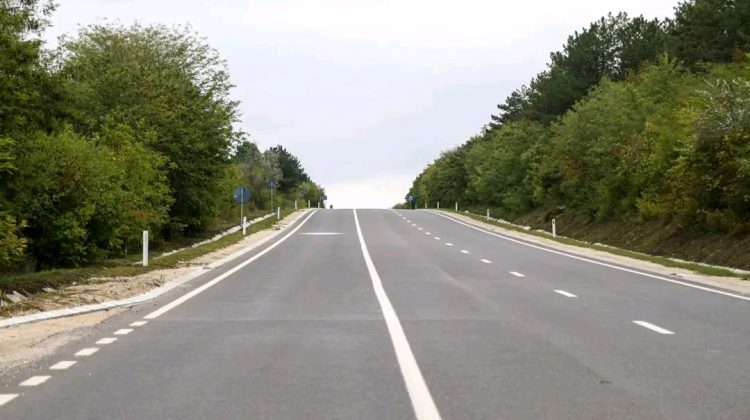 FOTO Născut în chinuri! 12 km de drum au fost construiți în șase ani