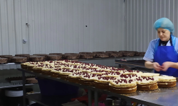 (FOTO) Două prietene din Drăsliceni, Criuleni s-au avântat în business chiar în pandemie. Au lansat o afacere dulce