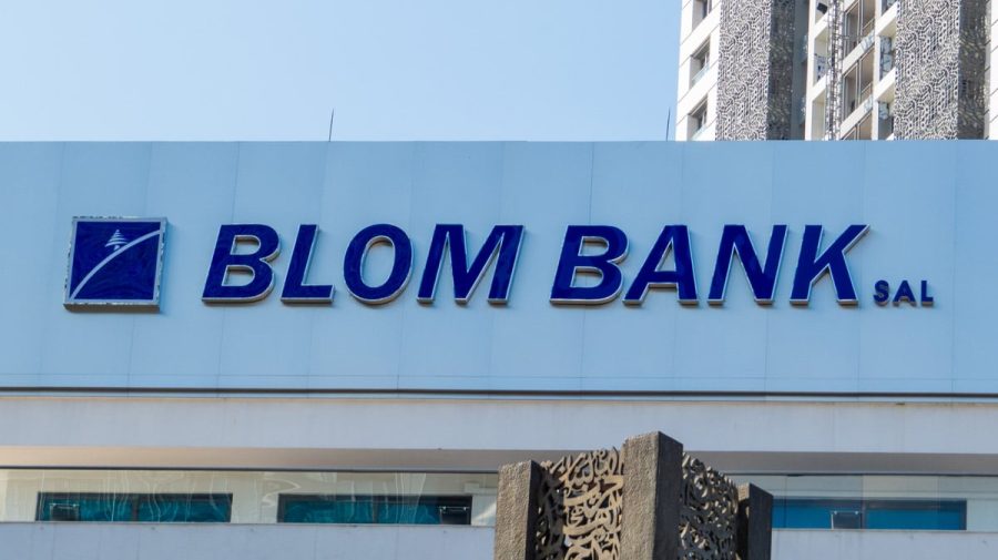 (VIDEO) Omeni disperați în Liban jefuiesc băncile pentru a-și lua banii depuși