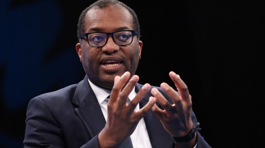 Marea Britanie anunţă cea mai mare reducere de taxe de după 1972 pentru a stimula creşterea economică