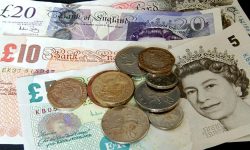 Lira sterlină s-a prăbușit după ce noul guvern britanic și-a anunțat planul economic