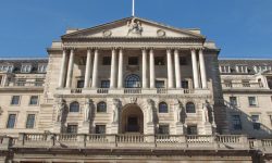 Banca Angliei dă totul pentru a învinge inflaţia şi majorează dobânda la 2,25% în ciuda unei recesiuni