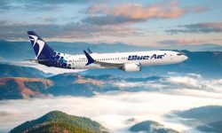 Clienții Blue Air cu zboruri anulate își vor putea recupera banii doar dacă compania va fi cumpărată de alți acționari