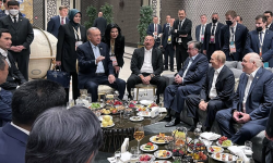 Imaginea care dezvăluie ierarhia puterii. Putin, înghesuit pe o canapea, privind cu respect la sultanul Erdogan