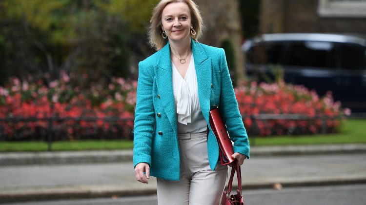 „Pensie specială” pentru Liz Truss. Aproape 10.000 de lire sterline pe lună pentru 44 de zile de mandat