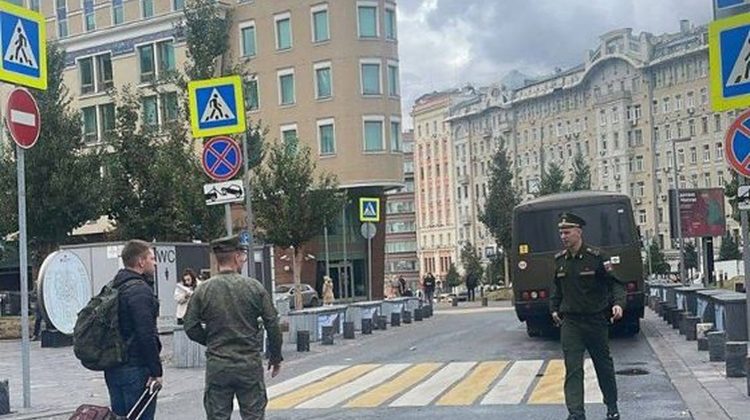 Recruții ruși care s-au rugat de Putin prin apel video să nu-i trimită în Donețk ”să fie măcelăriți” sunt acum morți