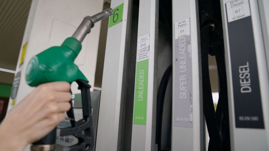 ANRE anunță prețurile la carburanți pentru weekend. Cât va costa benzina și motorina