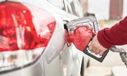 Franţa acordă o reducere de 0,30 euro pe litru la prețul carburanților