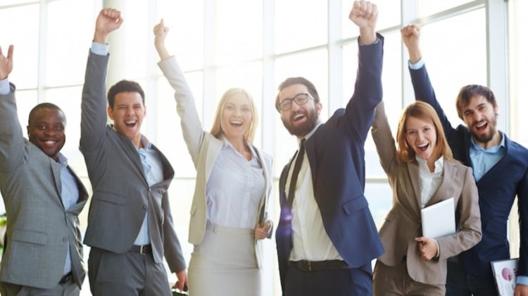 Angajații unei companii sunt plătiți pentru a-și da demisia