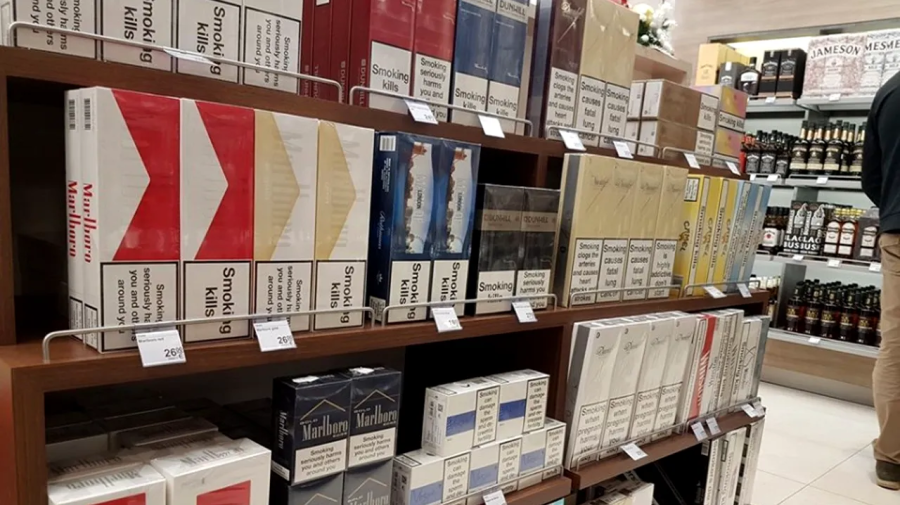 Restricțiile antitabac dau bătăi de cap românilor! Contrabandă în floare cu țigări din Duty Free -urile moldovenești