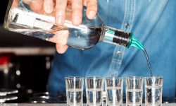 Veste tristă pentru ruși! Va crește preţul la vodcă, brandy şi cognac