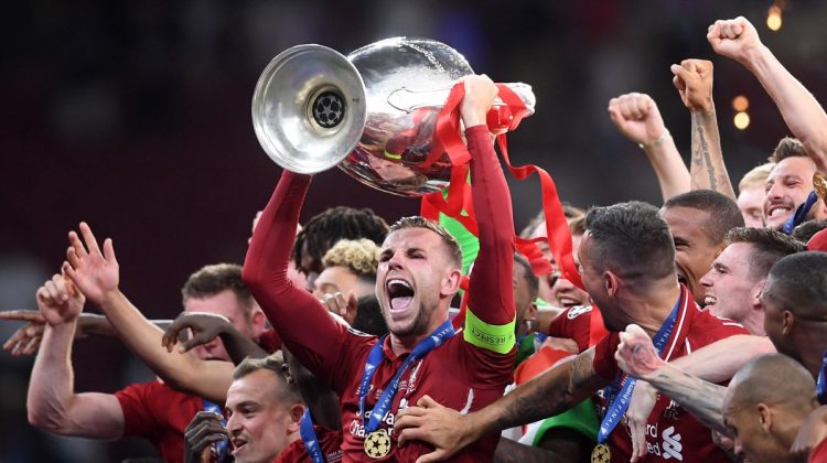 Clubul de fotbal Liverpool a fost scos la vânzare. Cât valorează