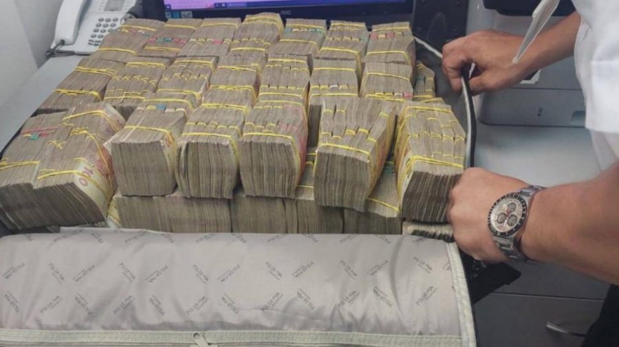 Au vrut să treacă nevăzuți cu sume fabuloase. Banii confiscați vor ajunge în bugetul de stat