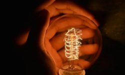 Ţara care se scufundă în beznă. Criza economică a explodat, iar acum milioane de oameni au rămas fără curent electric