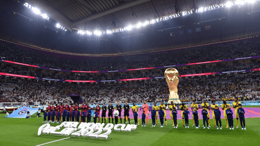 Costul celui mai grandios Campionat Mondial de football din istorie: Între 400 şi 500 de muncitori migranţi au murit