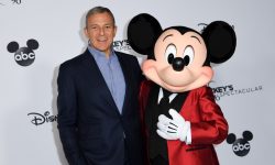 Fostul șef Disney, Bob Iger, revine în fruntea gigantului de divertisment