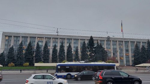 Munteanu scoate așii din mânecă! Ambasador la Reintegrare, expert OECD la Economie, economist de carieră la Finanțe