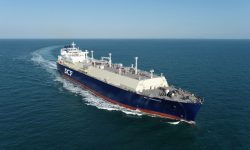 Cu o interdicţie la orizont, navele ruseşti întorc pânzele spre Asia, dar clienţii nu par aşa generoşi ca cei europeni