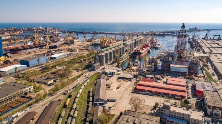 Românii i-au depășit pe greci! Portul Constanța a avut cea mai mare creștere din UE