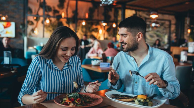 De la fast-food la rock & roll: Sphera deschide Hard Rock Cafe la Chișinău