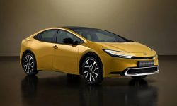 FOTO Toyota Prius revine cu un nou design și performanțe îmbunătățite